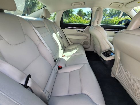 Used 2017 Volvo S90 T5 Momentum w/ Vision Package image 10