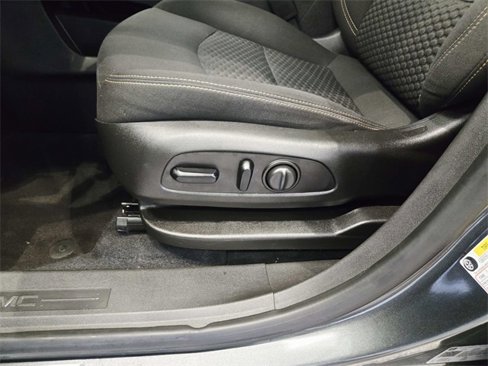 Used 2021 GMC Terrain SLE w/ Driver Convenience Package image 31