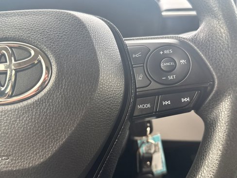 Used 2021 Toyota Corolla LE image 18