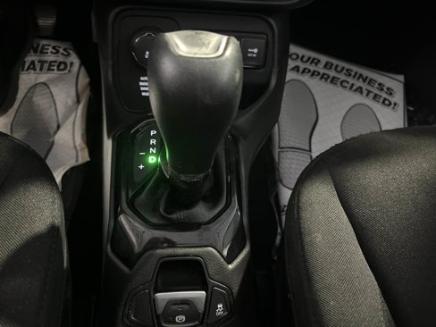 Used 2017 Jeep Renegade Altitude image 22