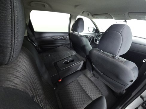 Used 2018 Nissan Rogue SV image 17