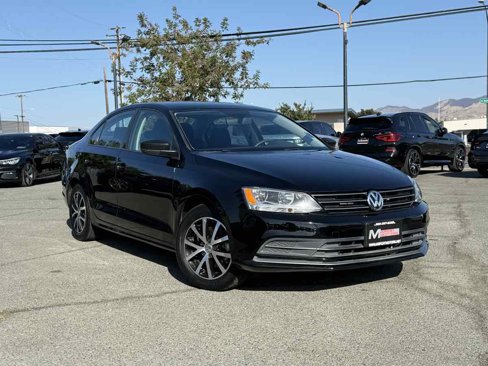 Used 2016 Volkswagen Jetta SE image 1