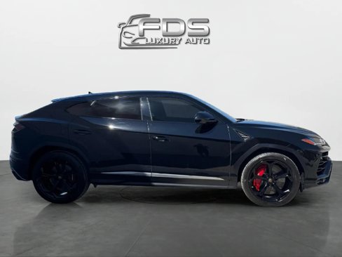 Used 2019 Lamborghini Urus image 2