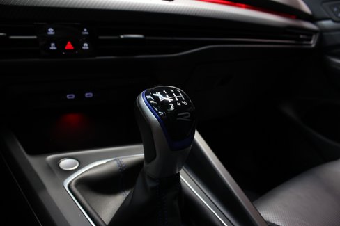 Used 2022 Volkswagen Golf R image 65