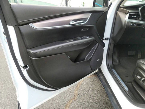 Used 2017 Cadillac XT5 Premium Luxury image 26