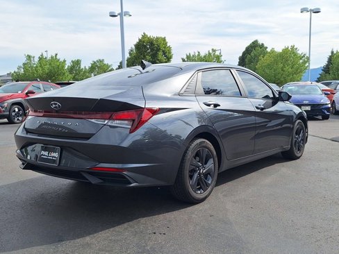 Used 2021 Hyundai Elantra SEL w/ Convenience Package image 3
