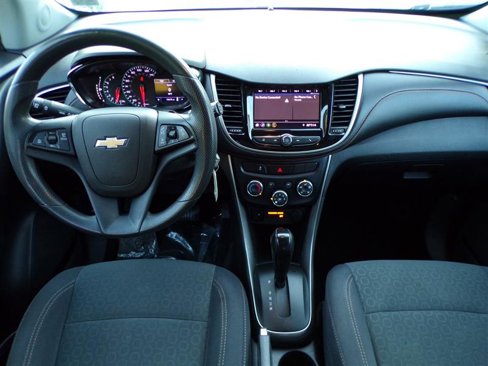 Used 2020 Chevrolet Trax LS w/ Fleet Convenience Package image 29