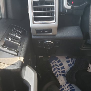 Used 2015 Ford F150 Lariat image 14