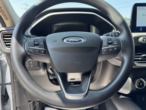 Used 2020 Ford Escape SE image 3