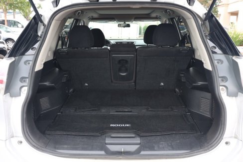 Used 2015 Nissan Rogue SV w/ SV Moonroof Package image 16