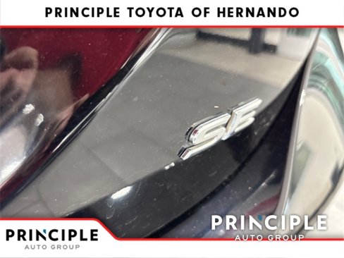 Used 2021 Toyota Camry SE w/ Carpet Mat Package (TMS) image 8