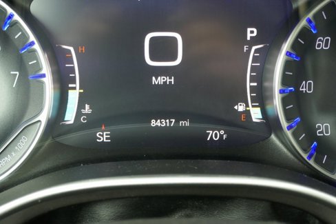 Used 2021 Chrysler Pacifica Touring-L image 37