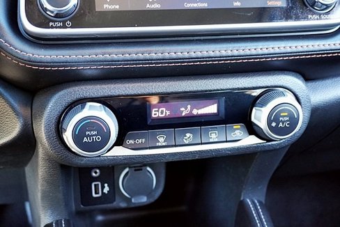 Used 2019 Nissan Kicks SR image 27