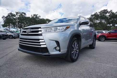 Used 2017 Toyota Highlander FWD V6 image 19