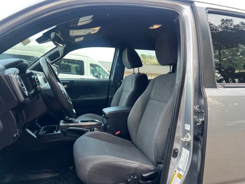 Used 2019 Toyota Tacoma TRD Sport image 10
