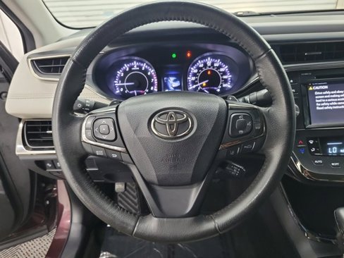 Used 2018 Toyota Avalon XLE image 25