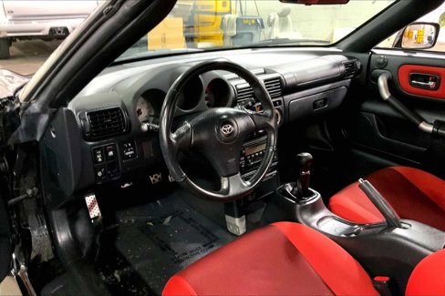 Used 2000 Toyota MR2 image 14