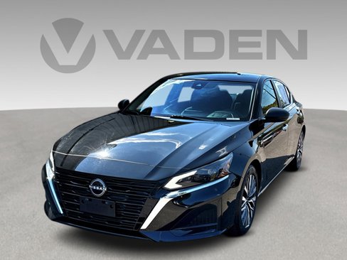 Used 2024 Nissan Altima 2.5 SV image 3