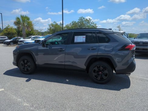 Used 2021 Toyota RAV4 LE image 6