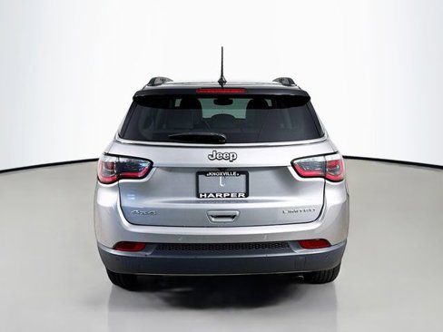 Used 2018 Jeep Compass Limited w/ Navigation Group image 9