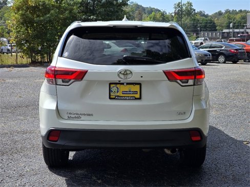 Used 2019 Toyota Highlander XLE image 25