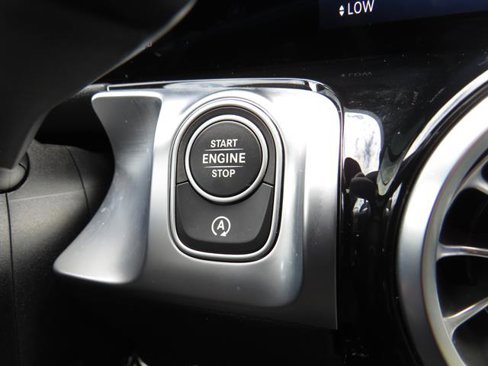 Certified 2024 Mercedes-Benz GLB 250 4MATIC image 15