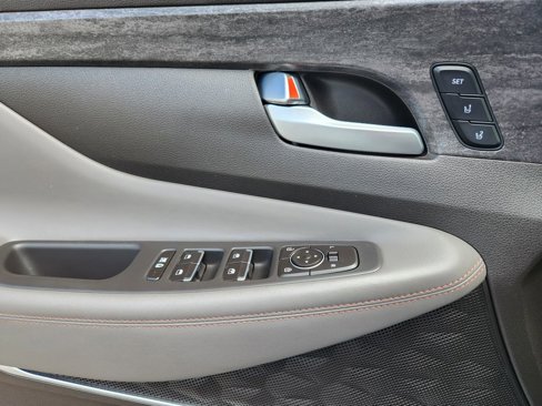 Used 2020 Hyundai Santa Fe Limited image 11