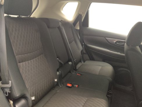 Used 2020 Nissan Rogue S image 19