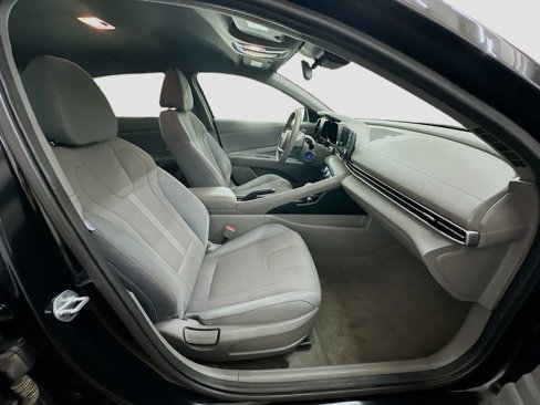 Used 2021 Hyundai Elantra SE image 31