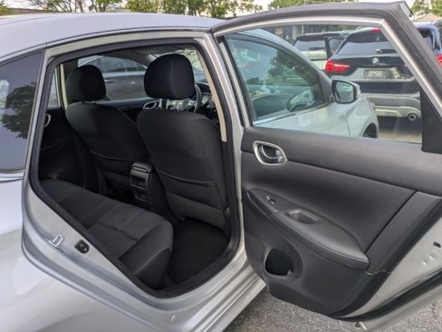 Used 2017 Nissan Sentra SR image 9