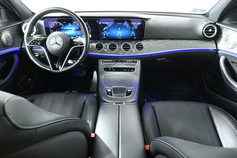 Used 2021 Mercedes-Benz E 350 4MATIC Sedan image 4