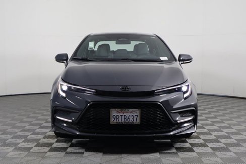 Used 2025 Toyota Corolla SE image 2