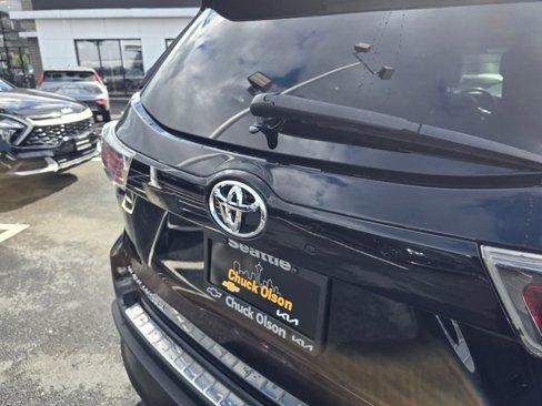 Used 2016 Toyota Highlander Limited image 17