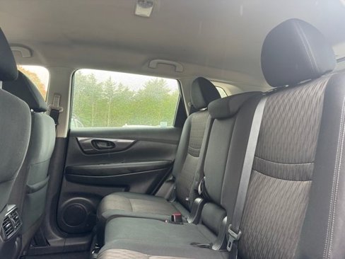 Used 2019 Nissan Rogue S image 19