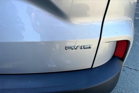 Used 2020 Ford Escape SE image 22