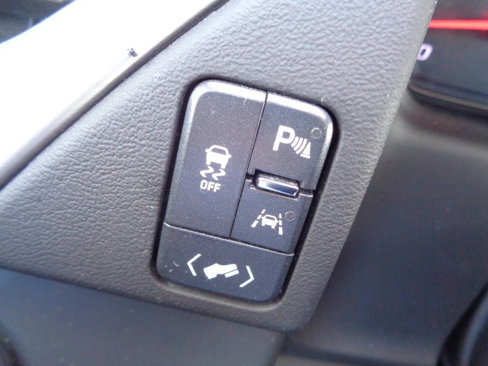 Used 2018 GMC Yukon XL SLT w/ Open Road Package image 30
