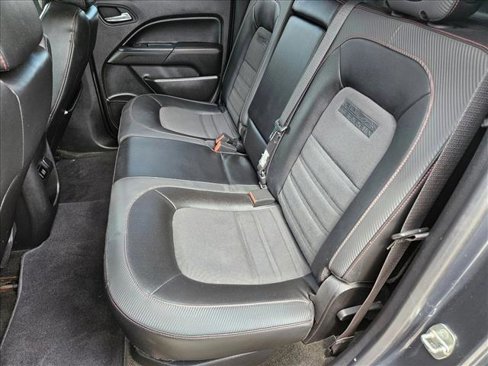 Used 2015 GMC Canyon SLE w/ All-Terrain Package image 17