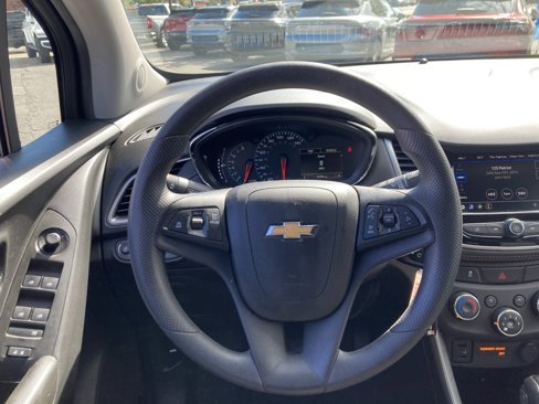 Used 2022 Chevrolet Trax LS w/ Tint and Cruise Package image 12