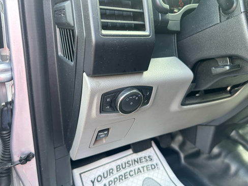 Used 2017 Ford F150 XL w/ Equipment Group 101A Mid image 9