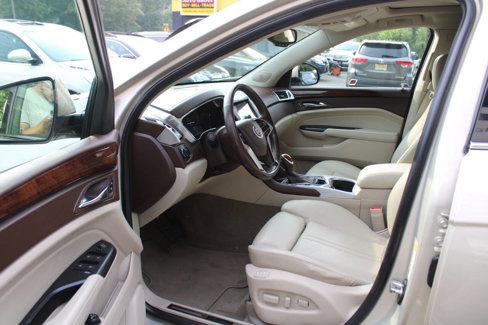 Used 2013 Cadillac SRX Luxury image 24