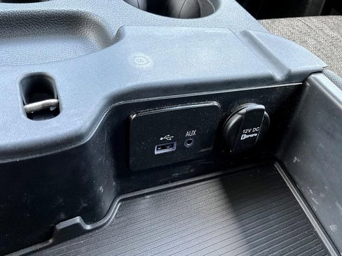 Used 2015 RAM 1500 SLT image 31