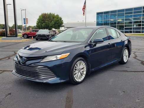 Used 2019 Toyota Camry XLE image 4