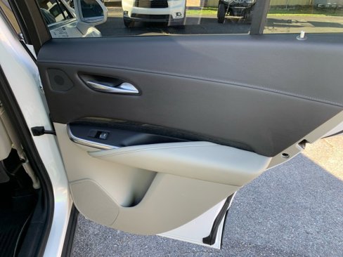Used 2019 Cadillac XT4 Premium Luxury image 18