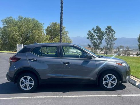 Used 2021 Nissan Kicks S image 40