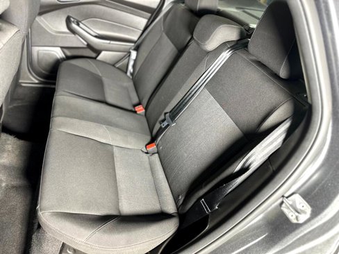Used 2017 Ford Focus SE image 19