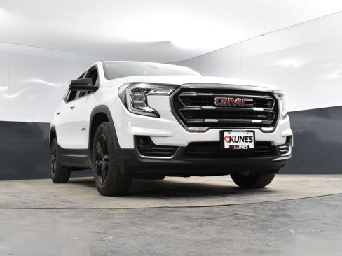 Used 2023 GMC Terrain AT4 image 26