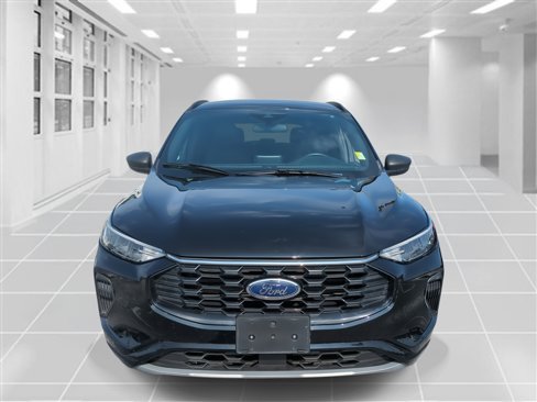 Used 2023 Ford Escape ST-Line image 2