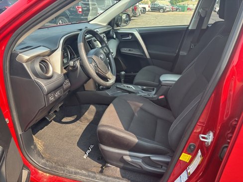 Used 2015 Toyota RAV4 XLE image 11