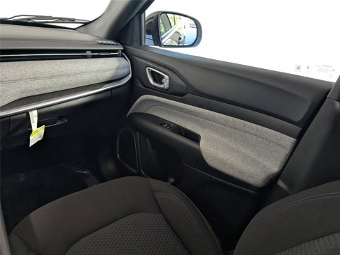 Used 2023 Jeep Compass Sport image 10