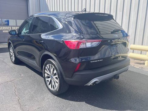 Used 2022 Ford Escape Titanium w/ Class II Trailer Tow Package image 7